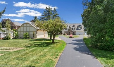 Timeless elegance meets modern luxury in this stunning 4,500 sq - photo 2