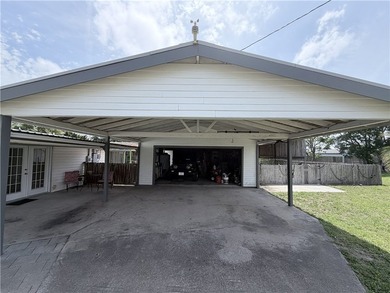 Situated on 2 lots, this beautifully maintained 2-bedroom - photo 16