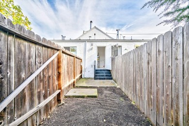 Triplex property located at 6029 MacArthur Blvd in Oakland - photo 21