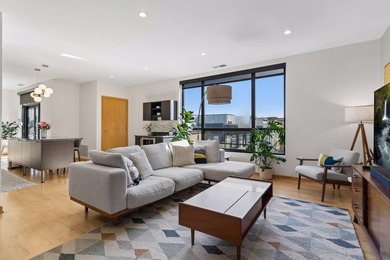 Top-floor condo in an incredible location in the Loop Calhoun - photo 1