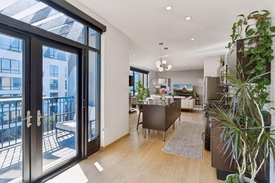 Top-floor condo in an incredible location in the Loop Calhoun - photo 5