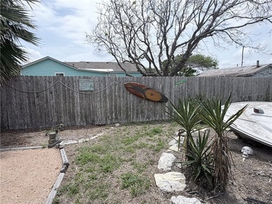Situated on 2 lots, this beautifully maintained 2-bedroom - photo 28