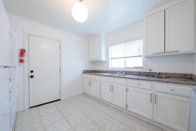 Triplex property located at 6029 MacArthur Blvd in Oakland - photo 28