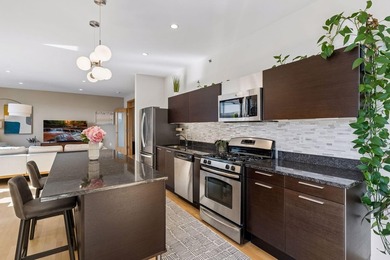 Top-floor condo in an incredible location in the Loop Calhoun - photo 9