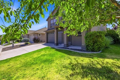 Nestled in the highly sought-after Badger Mountain Village - photo 31