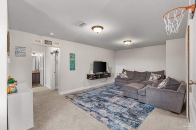 *HUGE OVERSIZE LOT, SALTWATER GUNITE POOL* Welcome to this - photo 32