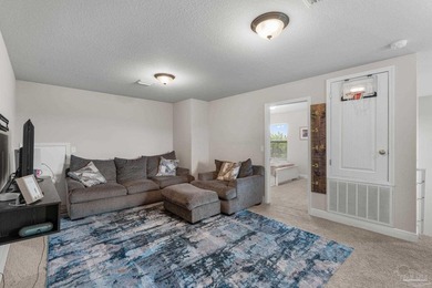 *HUGE OVERSIZE LOT, SALTWATER GUNITE POOL* Welcome to this - photo 33