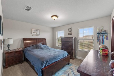 *HUGE OVERSIZE LOT, SALTWATER GUNITE POOL* Welcome to this - photo 38
