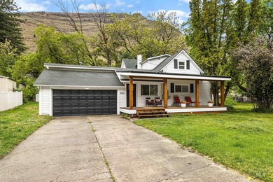 Salmon River - Idaho County Home For Sale in Riggins Idaho