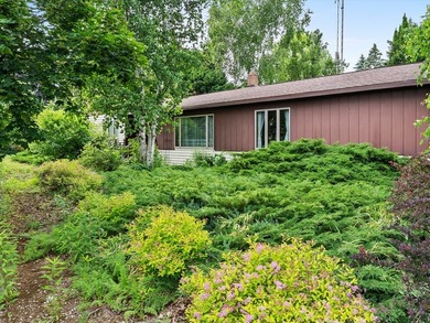 This well-built, one-owner 3-bedroom, 2-bath ranch features - photo 2