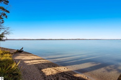 Discover a stunning and truly private waterfront retreat on - photo 3