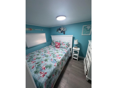 Bright and roomy 3BR/2BA cottage, fully furnished, is located - photo 11