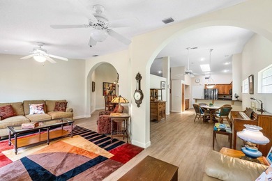 Beautifully updated and maintained single family home in the - photo 12