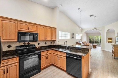 Beautifully updated and maintained single family home in the - photo 17