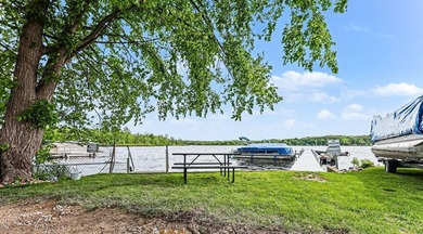 Great updated cottage with access to Patterson Lake and the - photo 20