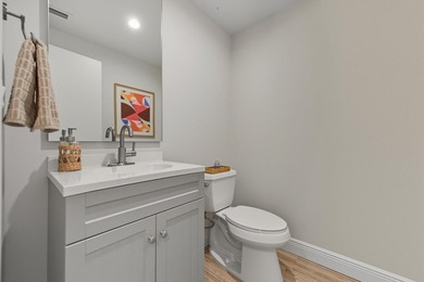 This stunning 3-bedroom, 3.1-bath Golf Cottage has been - photo 20