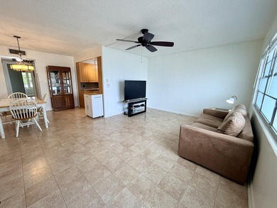 Discover easy Florida living in this beautifully maintained - photo 3