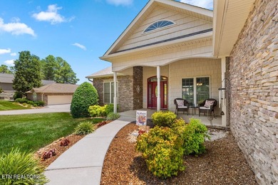 **FIRST TIME ON MARKET.** Beautiful GOLF FRONT with Amazing - photo 2