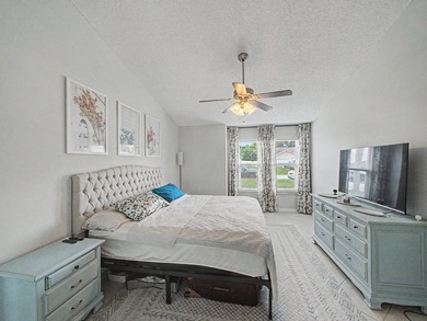 Your Florida Home is Move-In Ready and Loaded with Upgrades! - photo 2