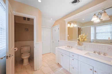 Welcome to this beautiful expanded colonial house, located in a - photo 14