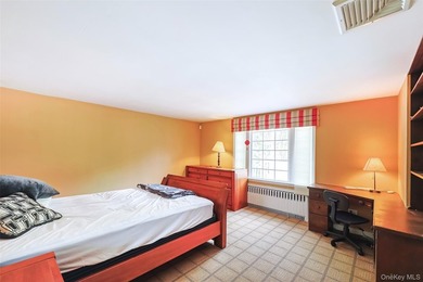 Welcome to this beautiful expanded colonial house, located in a - photo 19