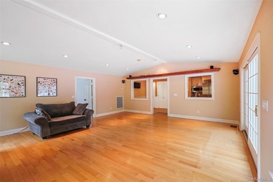Welcome to this beautiful expanded colonial house, located in a - photo 24
