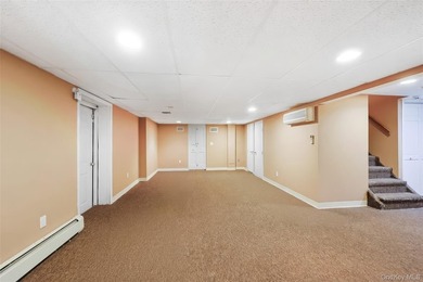 Welcome to this beautiful expanded colonial house, located in a - photo 29