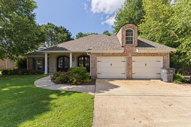 Welcome to 11 Donnington Court in Kingsmill Subdivision! This - photo 1