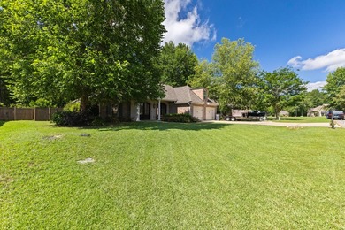Welcome to 11 Donnington Court in Kingsmill Subdivision! This - photo 2