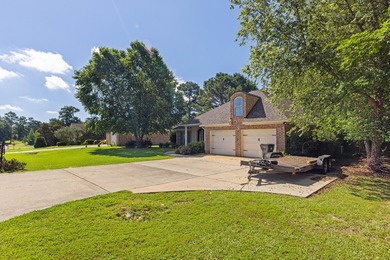 Welcome to 11 Donnington Court in Kingsmill Subdivision! This - photo 3