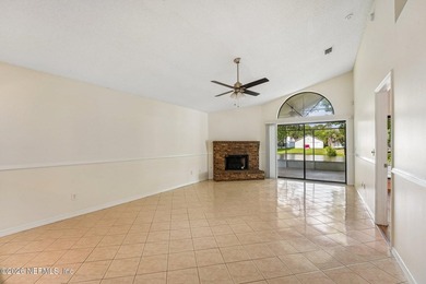 Lovely Brick Front 3 bedroom 2 bath home sitting on a beautiful - photo 8