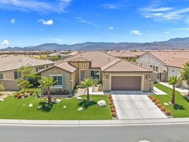 Welcome to effortless desert living in this impeccably upgraded - photo 6