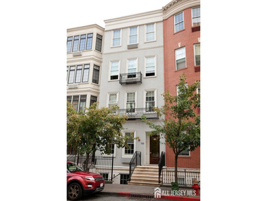 Hudson River Home Active Under Contract in Jersey City New Jersey