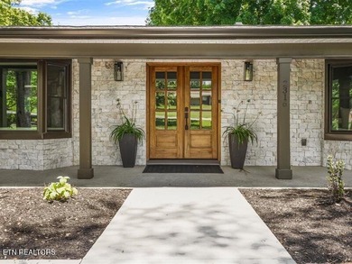 Prestigious Riverbend Estate located on almost an acre level lot - photo 4