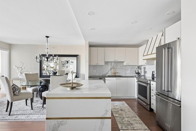 Legacy Tower II by Embassy (Bosa) in Brentwood offers a refined - photo 5