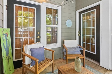Charming Charleston Townhome - Prime Location! One bedroom and - photo 17