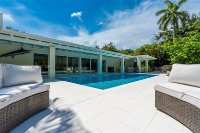 Completely renovated in 2019, this beautifully landscaped full - photo 21
