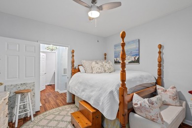 Charming Charleston Townhome - Prime Location! One bedroom and - photo 23