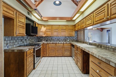 LAKEFRONT- Now THIS is a LAKEHOUSE- perfect for a getaway or - photo 3