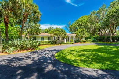 Completely renovated in 2019, this beautifully landscaped full - photo 24