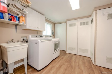 TURNKEY & SIMPLY BEAUTIFUL!!! This Renovated Wedgewood Wide Line - photo 24