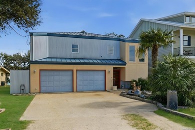 LAKEFRONT- Now THIS is a LAKEHOUSE- perfect for a getaway or - photo 9