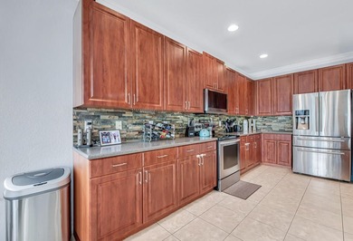 Extraordinary waterfront property. Stunning 4b/2.5b upgraded - photo 14