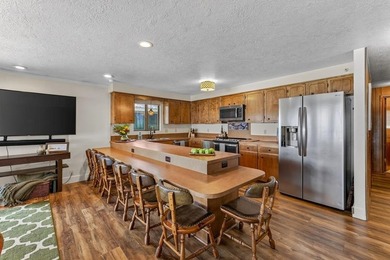 Iconic Payette Lake Cabin with 61 feet of prime lakefront - photo 15