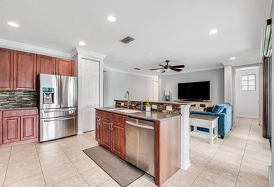 Extraordinary waterfront property. Stunning 4b/2.5b upgraded - photo 15
