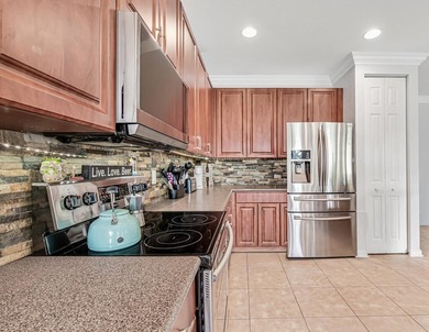 Extraordinary waterfront property. Stunning 4b/2.5b upgraded - photo 18