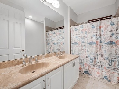 Extraordinary waterfront property. Stunning 4b/2.5b upgraded - photo 32