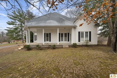 Lake Home For Sale in Scottsville, Kentucky