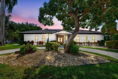 MOVE-IN READY! Rare waterfront retreat on a quiet cul-de-sac in - photo 3