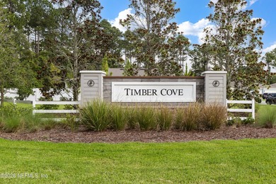 Welcome home to this stunning, like-new 2022 construction - photo 2